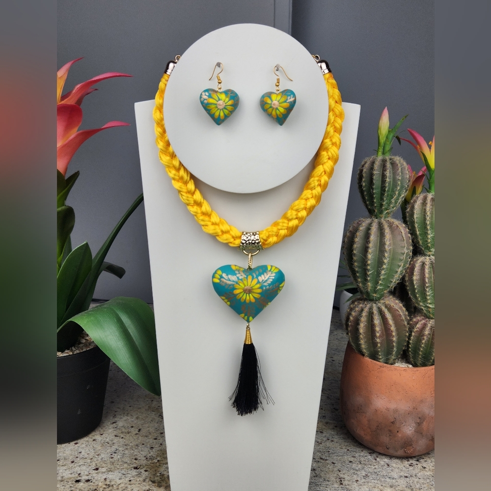 Hand painted Mexican Nexklace set